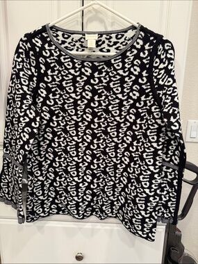 Chico’s Reversible Black & White Sweater with Bell Sleeves Size 0